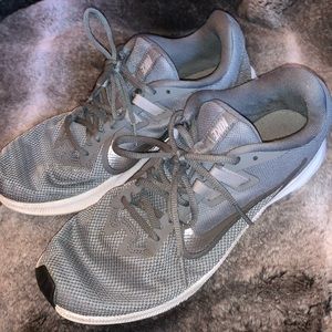 NIKE womens downshifter